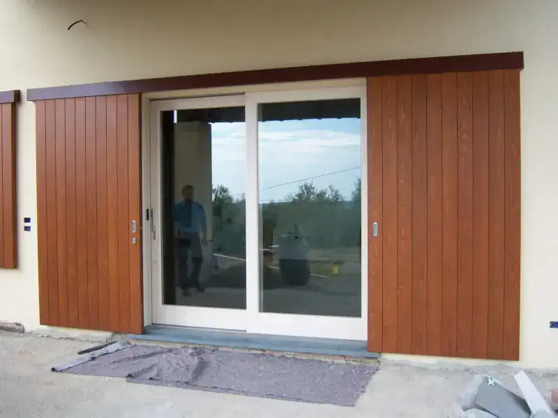 Scuri in legno su misura